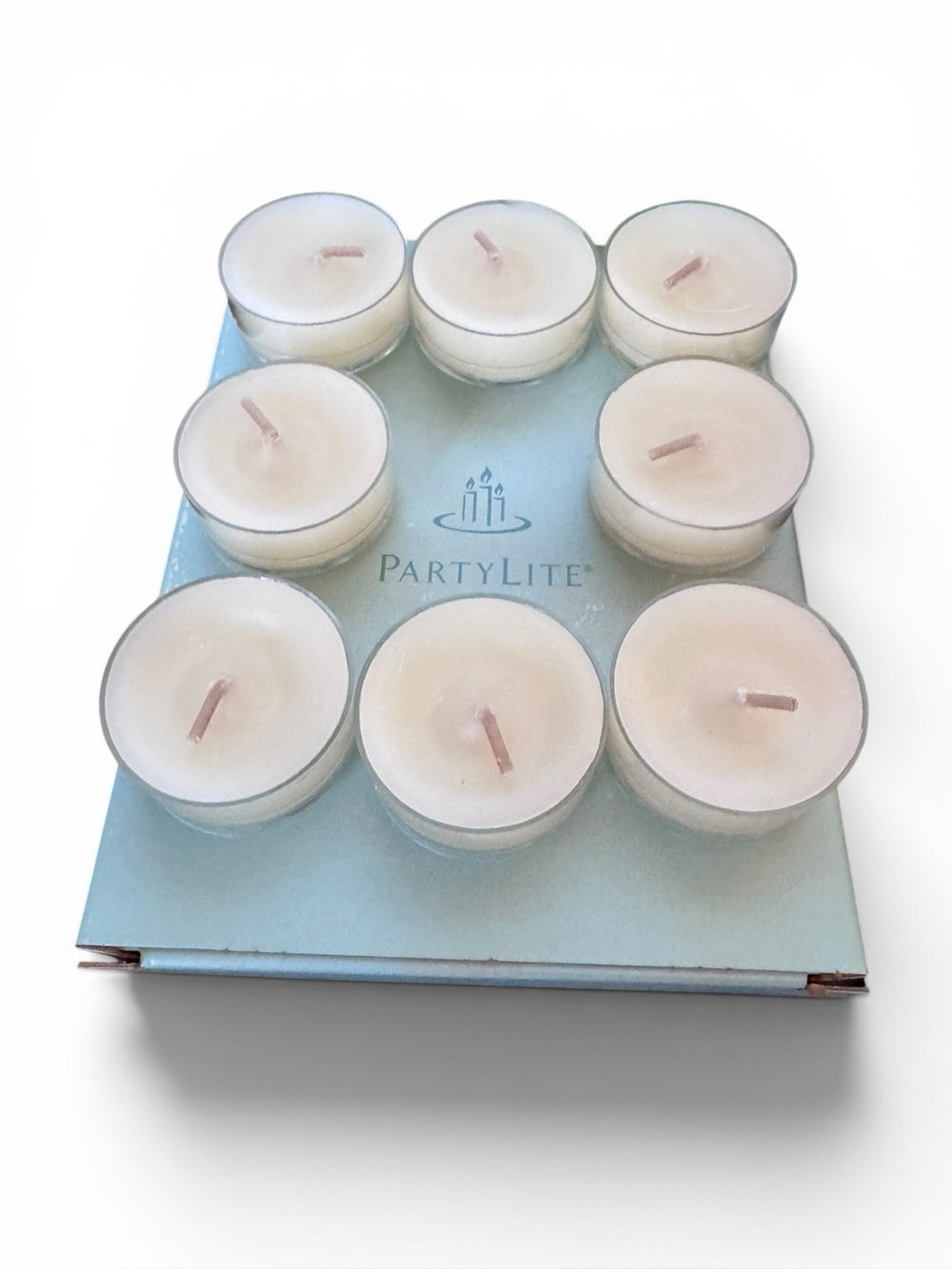 PartyLite Mixed Vanilla and Cinnamon Tea lights & Votives (19 pieces) - Picture 2 of 6